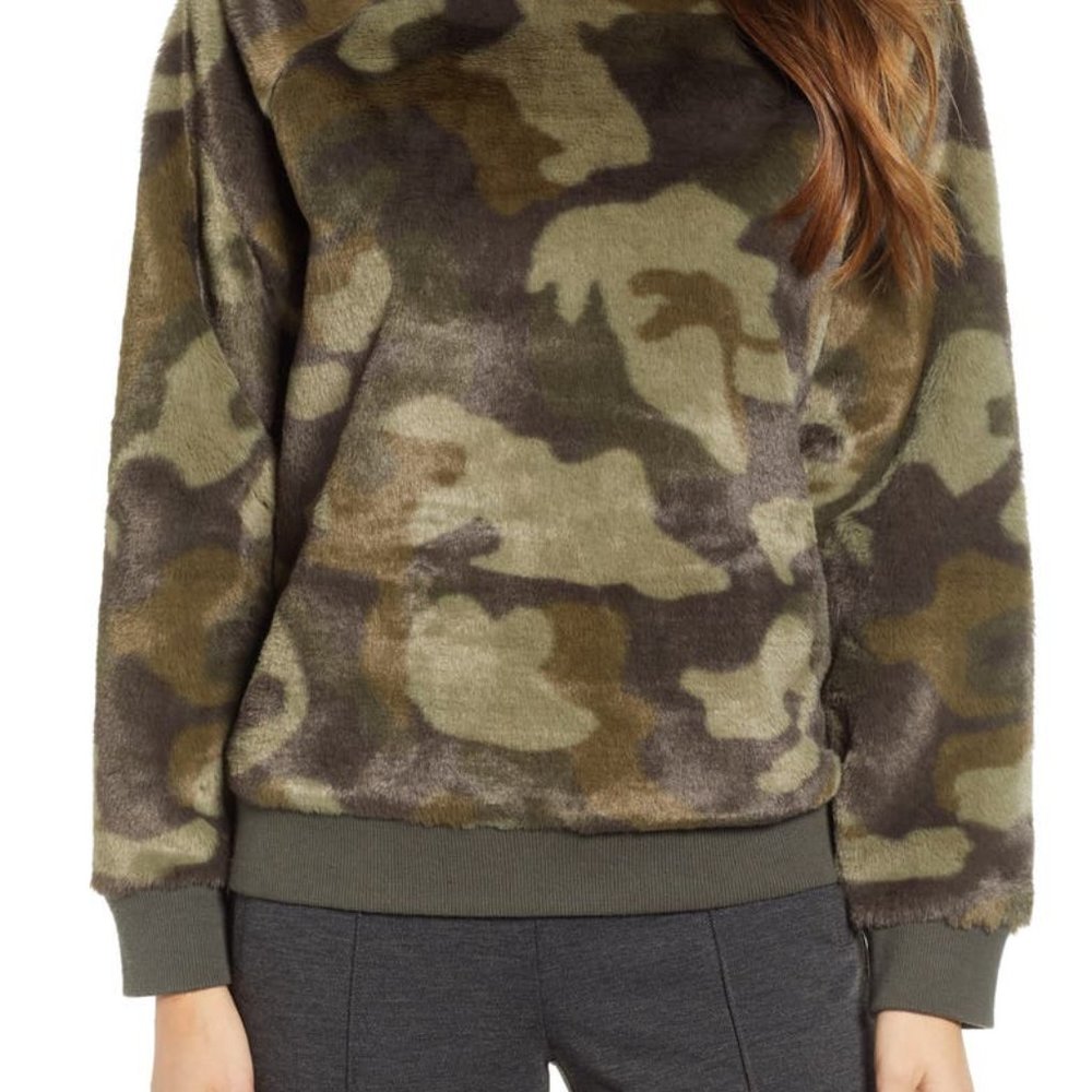 Like New! Lou & Grey Camo Sweater